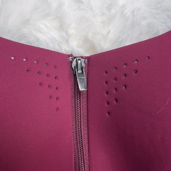 Victoria’s Secret Burgundy Featherweight Max Sports Bra Zip Strappy Back 36DDD - Picture 7 of 10